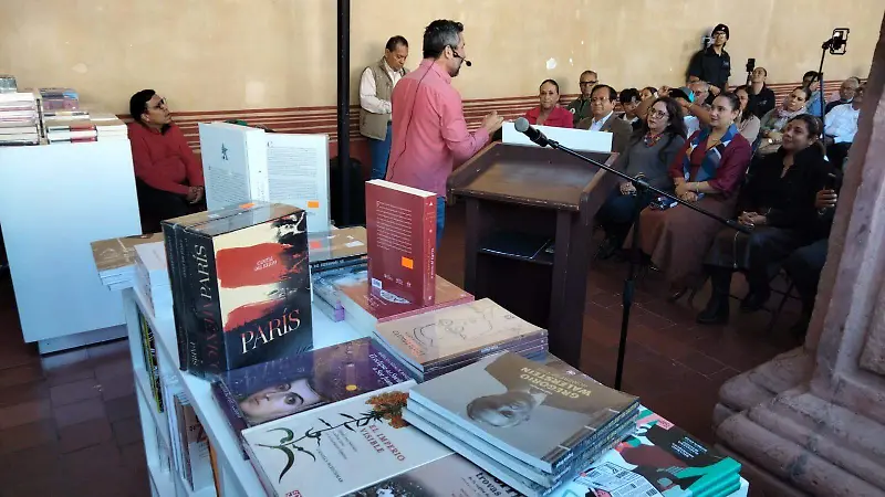 Walter Díaz Ovalle narró algunos cuentos a los asistentes.